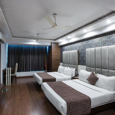 Hotel Narula'S Aurrum Амритсар Стая снимка