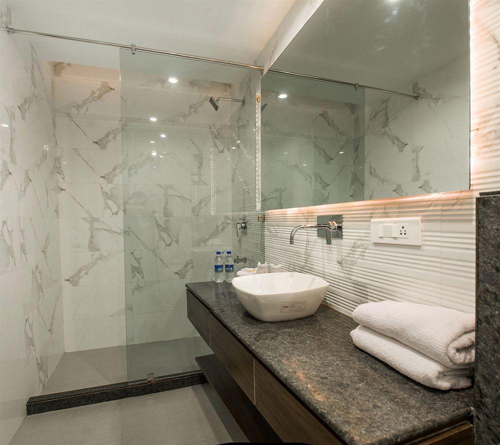 Hotel Narula'S Aurrum Амритсар Екстериор снимка