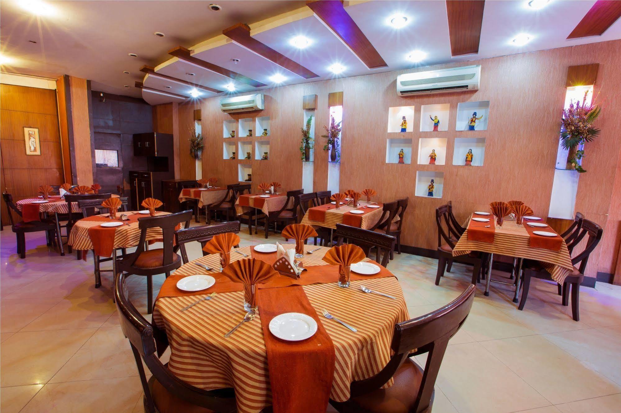 Hotel Narula'S Aurrum Амритсар Екстериор снимка