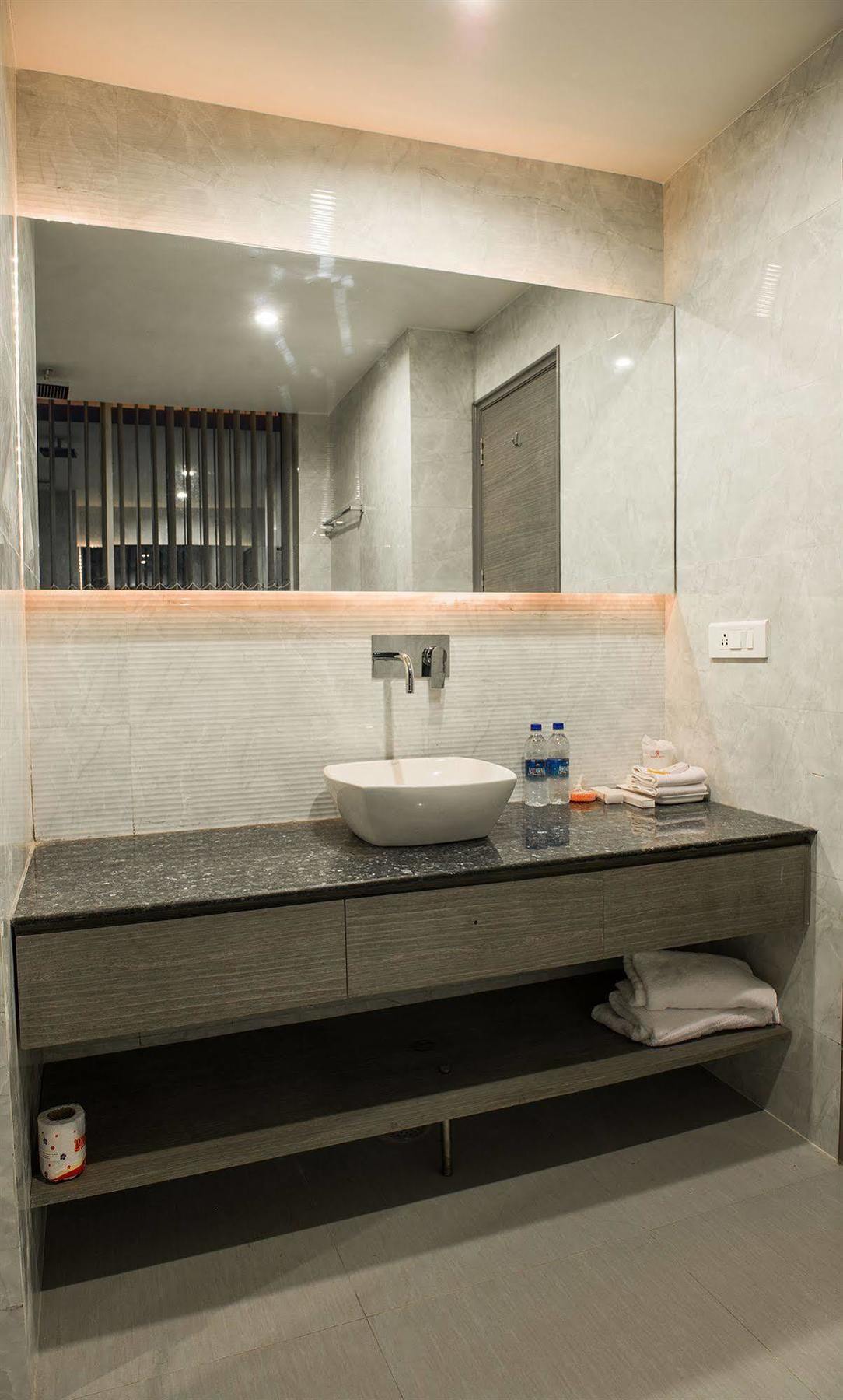 Hotel Narula'S Aurrum Амритсар Екстериор снимка