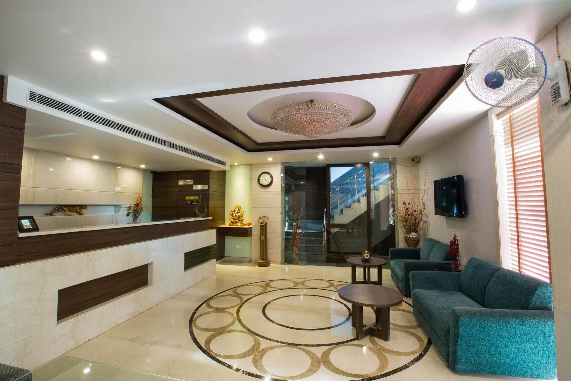 Hotel Narula'S Aurrum Амритсар Екстериор снимка
