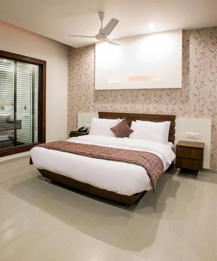 Hotel Narula'S Aurrum Амритсар Екстериор снимка